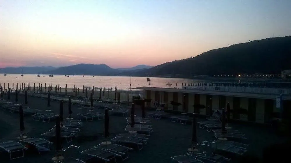 Suite Hotel Nettuno Sestri Levante 4*,  Italy