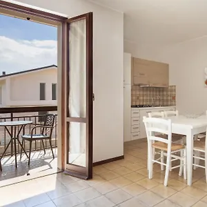 https://apartment-rosa-cinderella.hotelinveneto.com