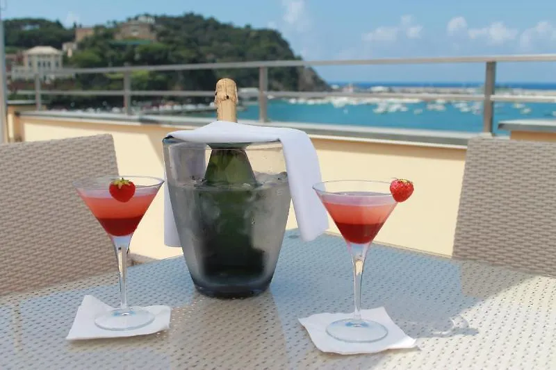 Suite Hotel Nettuno Sestri Levante 4*,